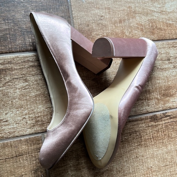 Nine West💕Size 10💕Pale Pink Pumps - Picture 12 of 16